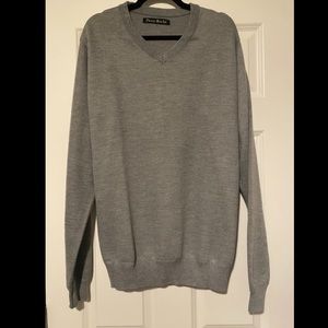 Men’s gray Pierre Roché V-Neck Sweater; size L/XL